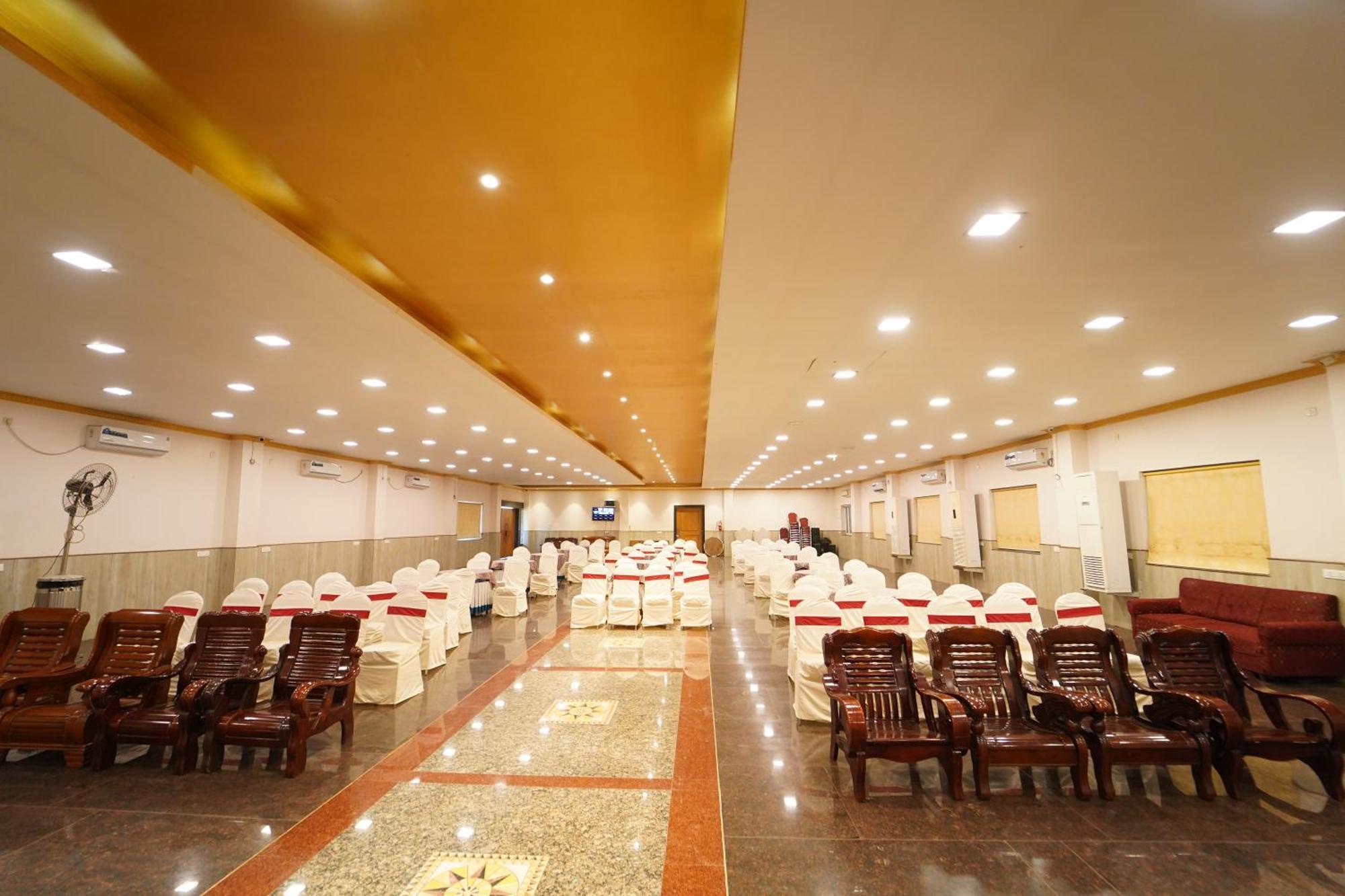 Hotel Ananta Sayana بوهفانيشفار المظهر الخارجي الصورة
