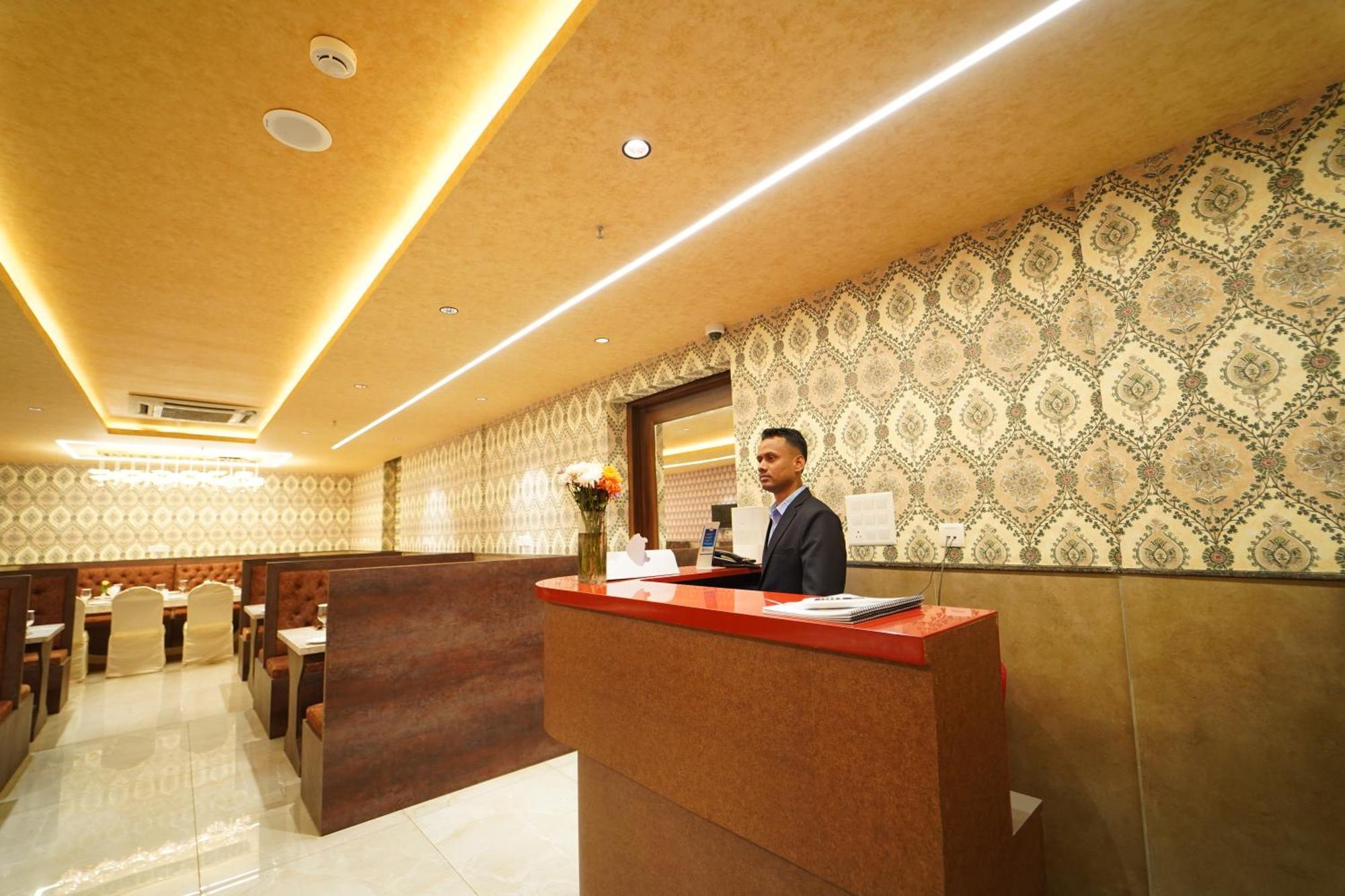 Hotel Ananta Sayana بوهفانيشفار المظهر الخارجي الصورة