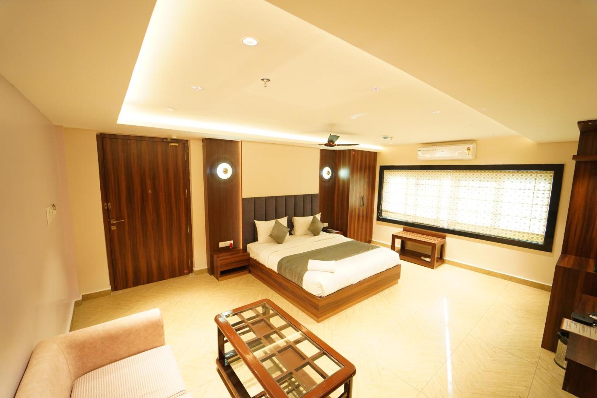 Hotel Ananta Sayana بوهفانيشفار المظهر الخارجي الصورة