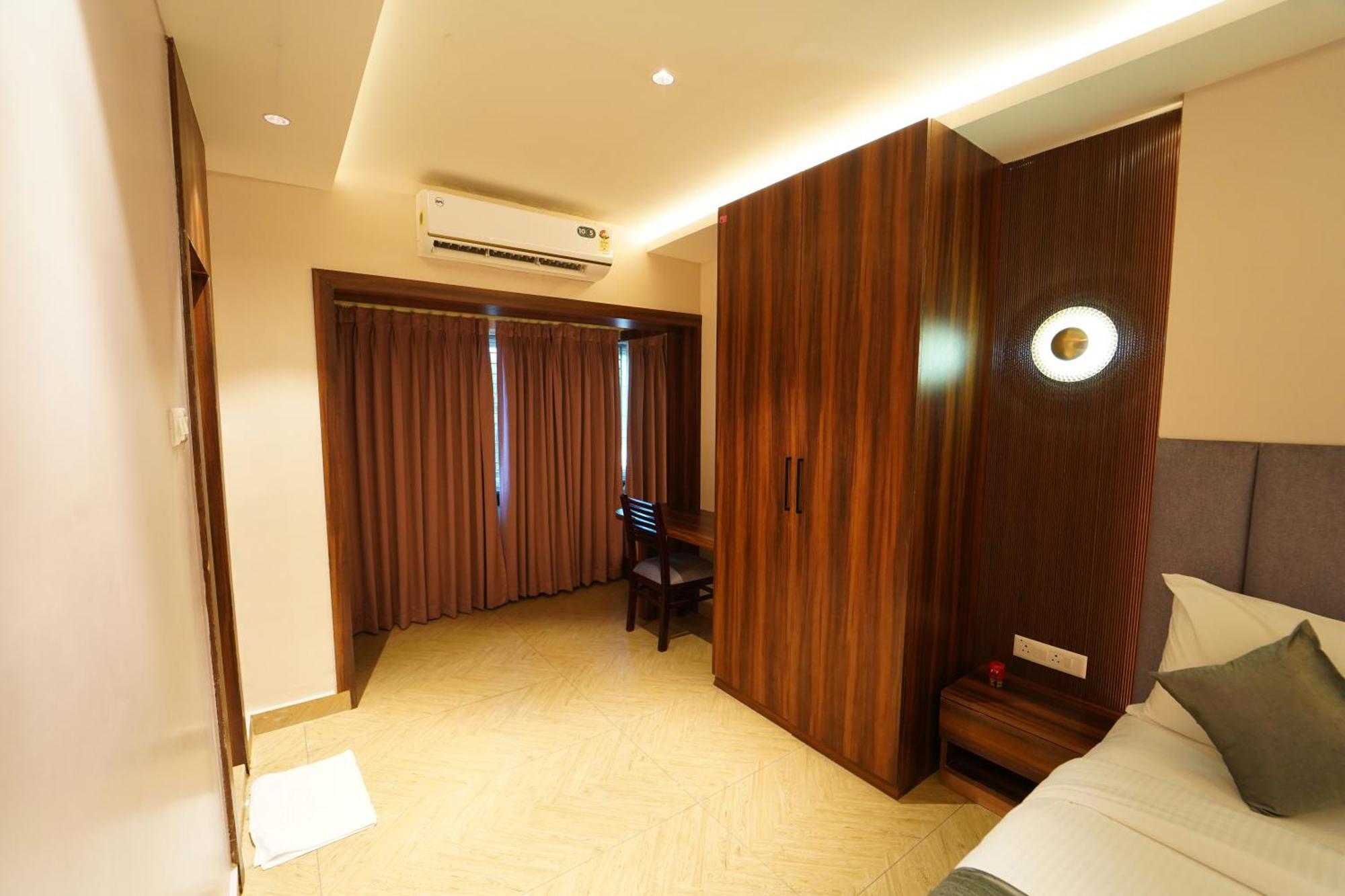Hotel Ananta Sayana بوهفانيشفار المظهر الخارجي الصورة