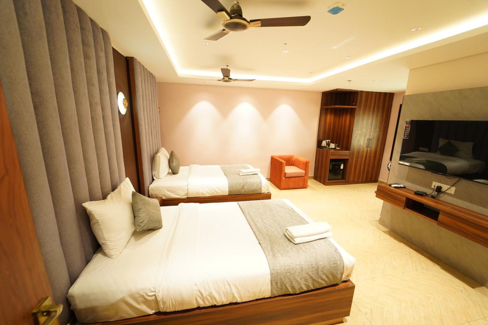 Hotel Ananta Sayana بوهفانيشفار المظهر الخارجي الصورة